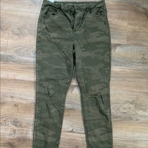 American Eagle Camo Skinny Jeans size 18 Long